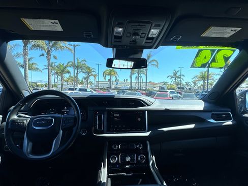 Used 2024 GMC Yukon XL Denali image 12