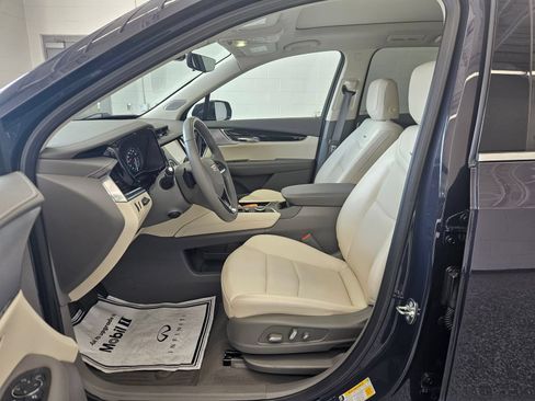 Used 2024 Cadillac XT6 Premium Luxury w/ Technology Package AWD/4WD image 14