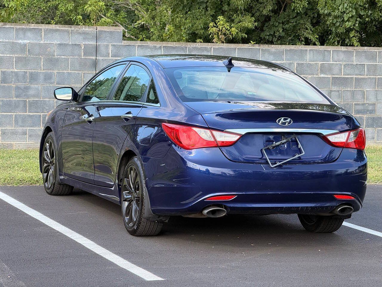 Used 2011 Hyundai Sonata SE w/ Navigation & Sunroof Pkg 4 FWD image 5