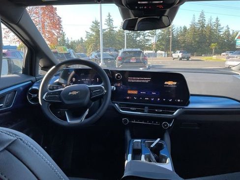 New 2026 Chevrolet Equinox EV LT image 9