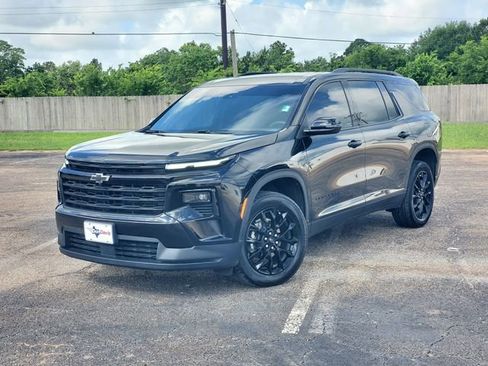 Used 2025 Chevrolet Traverse LT w/ Midnight/Sport Edition FWD image 31