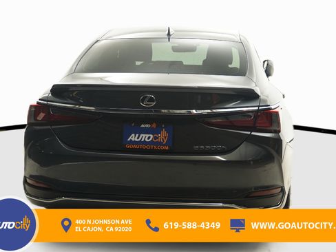 Used 2024 Lexus ES 300h w/ Premium Package FWD image 12