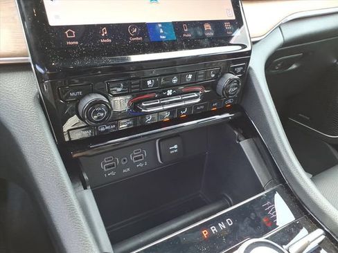 Used 2024 Jeep Grand Cherokee L Summit w/ Advanced Protech Group IV AWD/4WD image 23