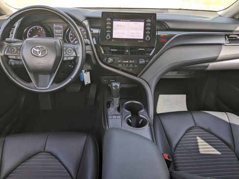 Used 2022 Toyota Camry SE image 12