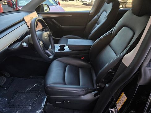 Used 2023 Tesla Model Y Long Range AWD/4WD image 16