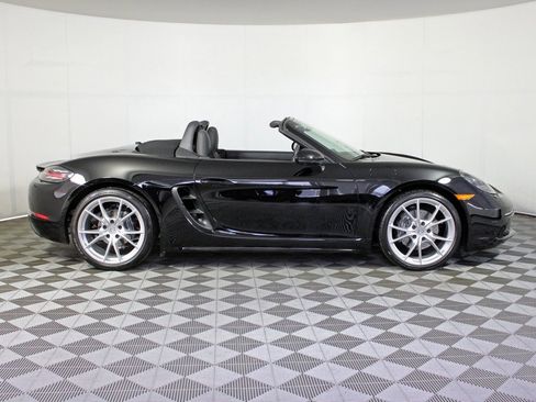 Used 2021 Porsche 718 Boxster image 8