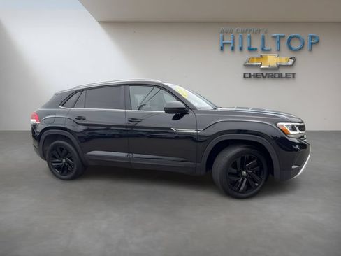 Used 2023 Volkswagen Atlas Cross Sport SE w/ Panoramic Sunroof Package AWD/4WD image 3