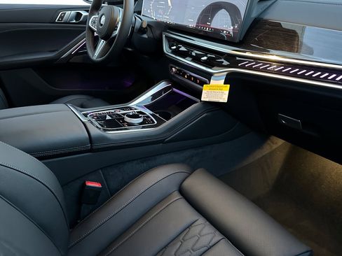New 2026 BMW X6 M60i image 13