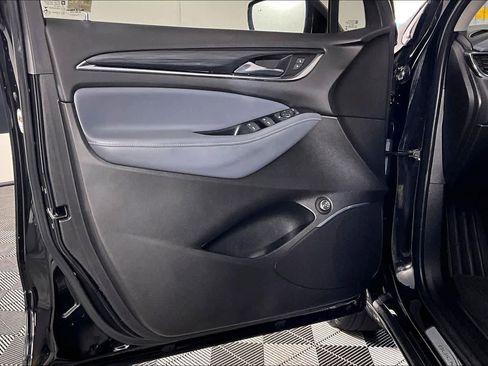 Used 2018 Buick Enclave Essence image 21