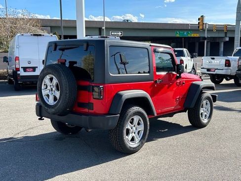 Used 2017 Jeep Wrangler Sport w/ Connectivity Group AWD/4WD image 6