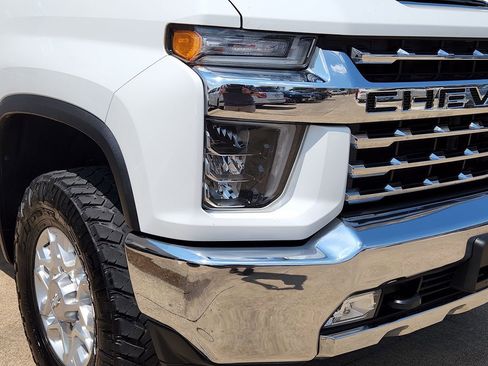 Used 2020 Chevrolet Silverado 2500 LTZ image 11