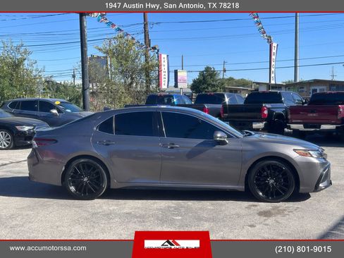 Used 2022 Toyota Camry XSE image 6