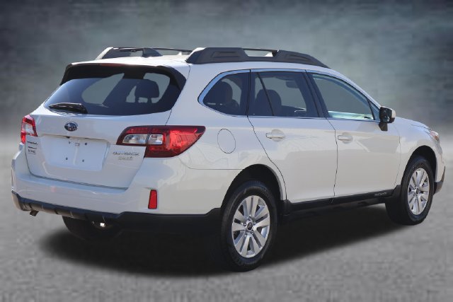 Used 2017 Subaru Outback 2.5i Premium AWD/4WD image 3
