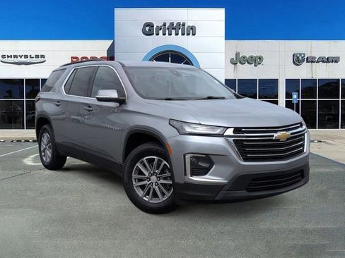 Used 2023 Chevrolet Traverse LT FWD image 1