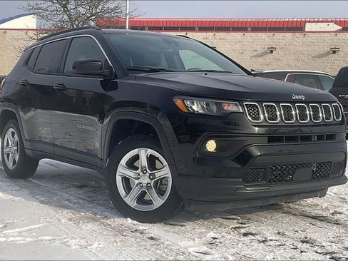 Used 2024 Jeep Compass Latitude image 1