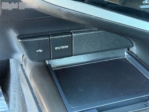 Used 2023 Toyota Camry SE image 22