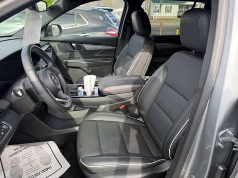 Used 2025 Buick Enclave Preferred image 10