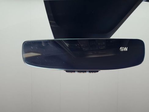 Used 2021 Volkswagen Tiguan SEL Premium R-Line image 24