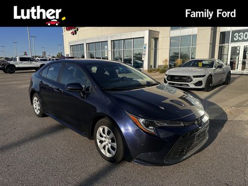 Used 2025 Toyota Corolla LE FWD image 1
