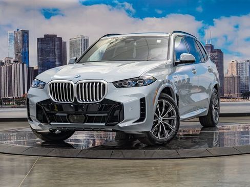 Used 2026 BMW X5 xDrive50e w/ M Sport Package AWD/4WD image 2