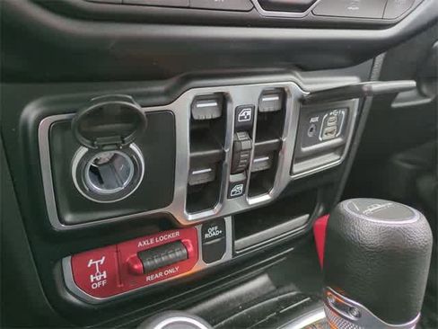 Used 2023 Jeep Gladiator Mojave image 32