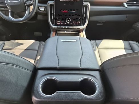 Used 2025 GMC Yukon XL Denali image 26
