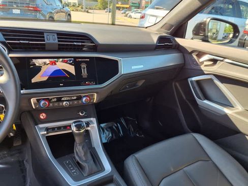 Used 2025 Audi Q3 2.0T Premium image 15