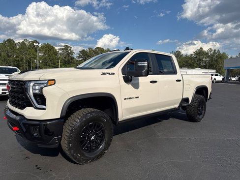 New 2026 Chevrolet Silverado 2500 ZR2 w/ LPO, Dark Essentials Package AWD/4WD image 7