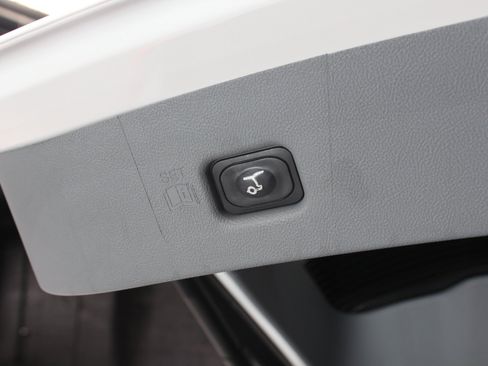 Used 2023 Lincoln Nautilus Reserve FWD image 67