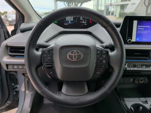 Used 2024 Toyota Prius XLE FWD image 18