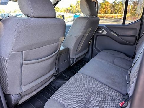 Used 2019 Nissan Frontier SV image 29