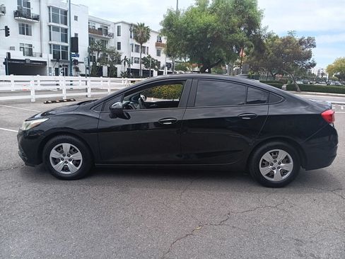 Used 2016 Chevrolet Cruze LS FWD image 4
