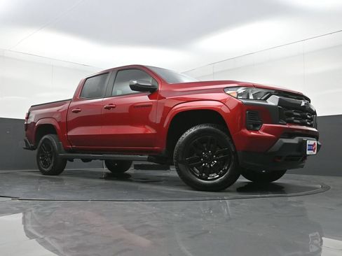 Used 2023 Chevrolet Colorado LT w/ LT Convenience Package II AWD/4WD image 26