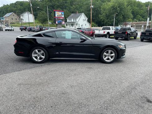 Used 2015 Ford Mustang Coupe RWD image 9