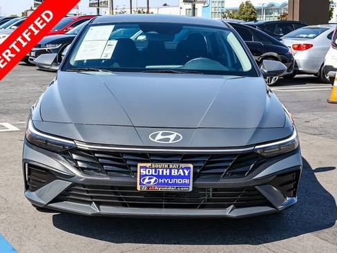 Used 2025 Hyundai Elantra Hybrid FWD image 2