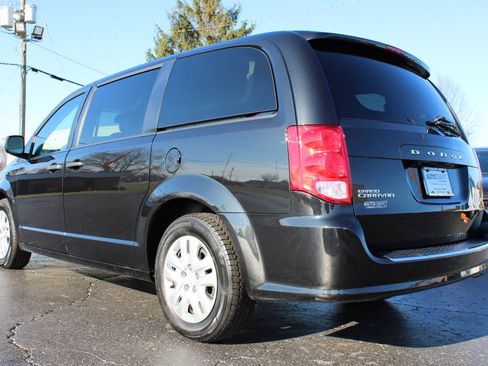 Used 2019 Dodge Grand Caravan SE image 10