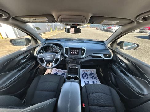 Used 2024 GMC Terrain SLE image 19