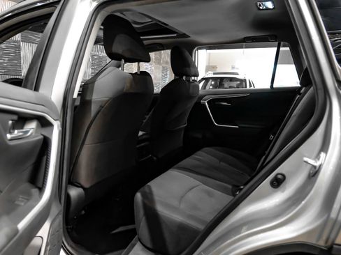 Used 2020 Toyota RAV4 XLE w/ Convenience Package FWD image 42