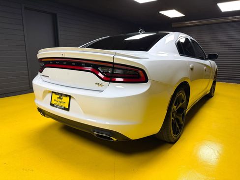 Used 2016 Dodge Charger R/T w/ Navigation & Travel Group RWD image 6