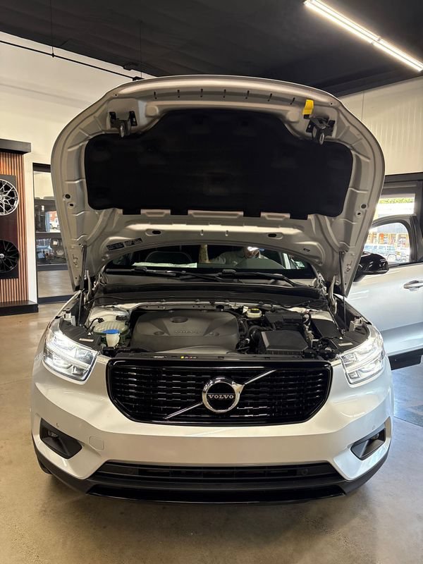 Used 2019 Volvo XC40 T5 R-Design AWD/4WD image 58