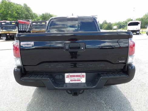 Used 2022 Toyota Tacoma TRD Off-Road w/ Technology Package RWD image 6