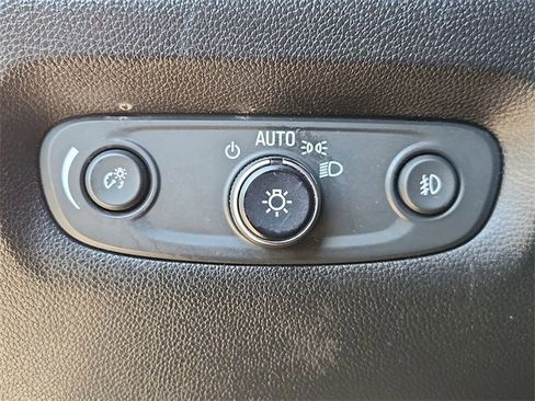 Used 2019 Chevrolet Traverse Premier w/ Redline Edition image 18