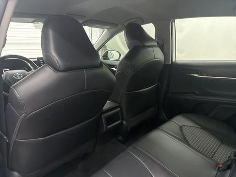 Used 2022 Toyota Camry SE FWD image 19