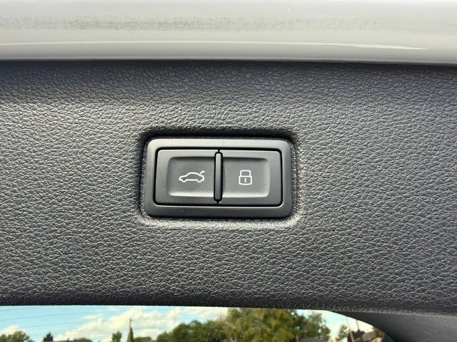 Used 2025 Audi Q7 3.0T Premium Plus AWD/4WD image 9