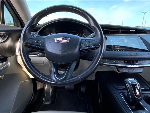 Used 2019 Cadillac XT4 Luxury FWD image 9