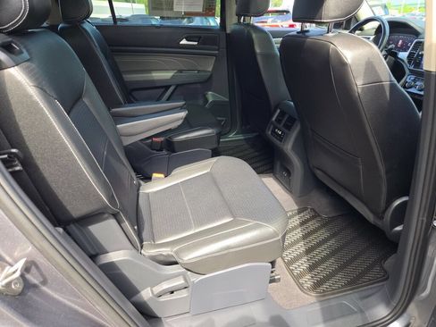 Used 2023 Volkswagen Atlas SEL R-Line AWD/4WD image 19