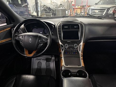 Used 2018 Lincoln MKX Reserve FWD image 17