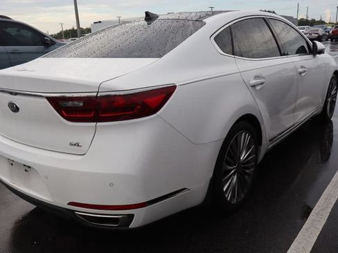 Used 2019 Kia Cadenza Limited FWD image 2