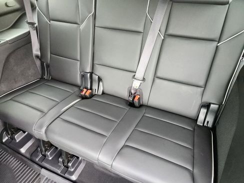 Certified 2021 Cadillac Escalade Premium Luxury RWD image 32