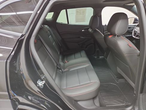 Used 2024 Chevrolet Trax RS w/ Sunroof Package FWD image 11